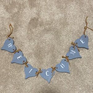 Blue solid wood Heart Welcome Garland